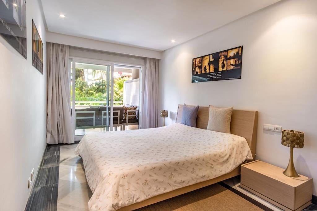 Apartment 1st Line Exclusive In Heart Of The Golden Mile