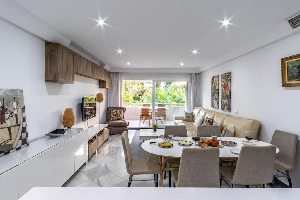 1st Line Exclusive In Heart Of The Golden Mile Apartment Marbella