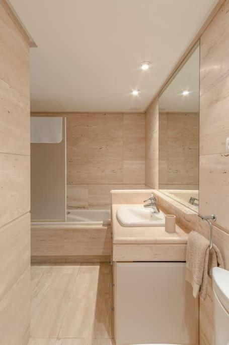 1st Line Exclusive In Heart Of The Golden Mile Apartment Marbella