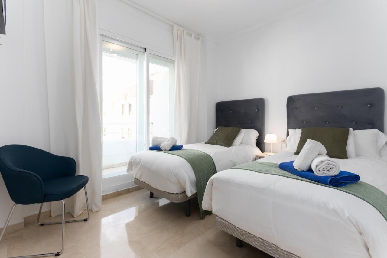 Two Bedrooms Avenida Del Mar * Marbella