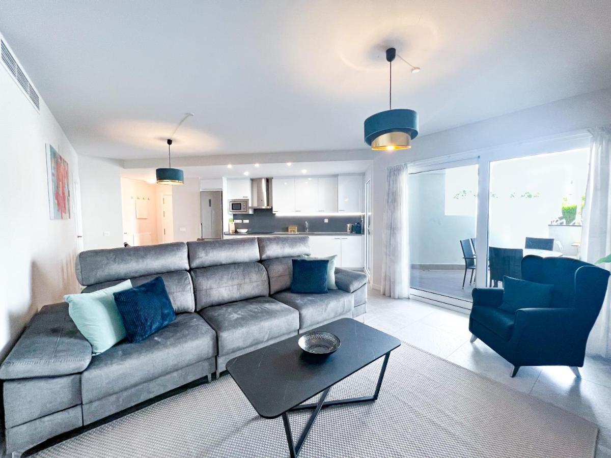 Apartment In Center With Private Parking