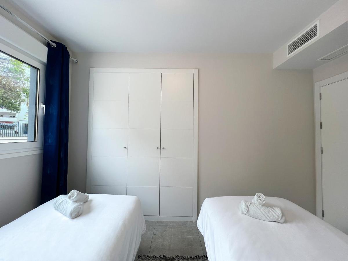 Apartment In Center With Private Parking *