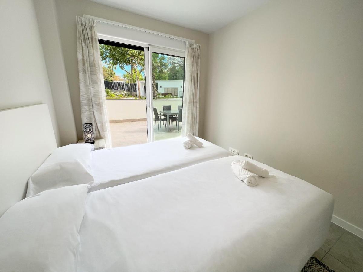 Apartment In Center With Private Parking *