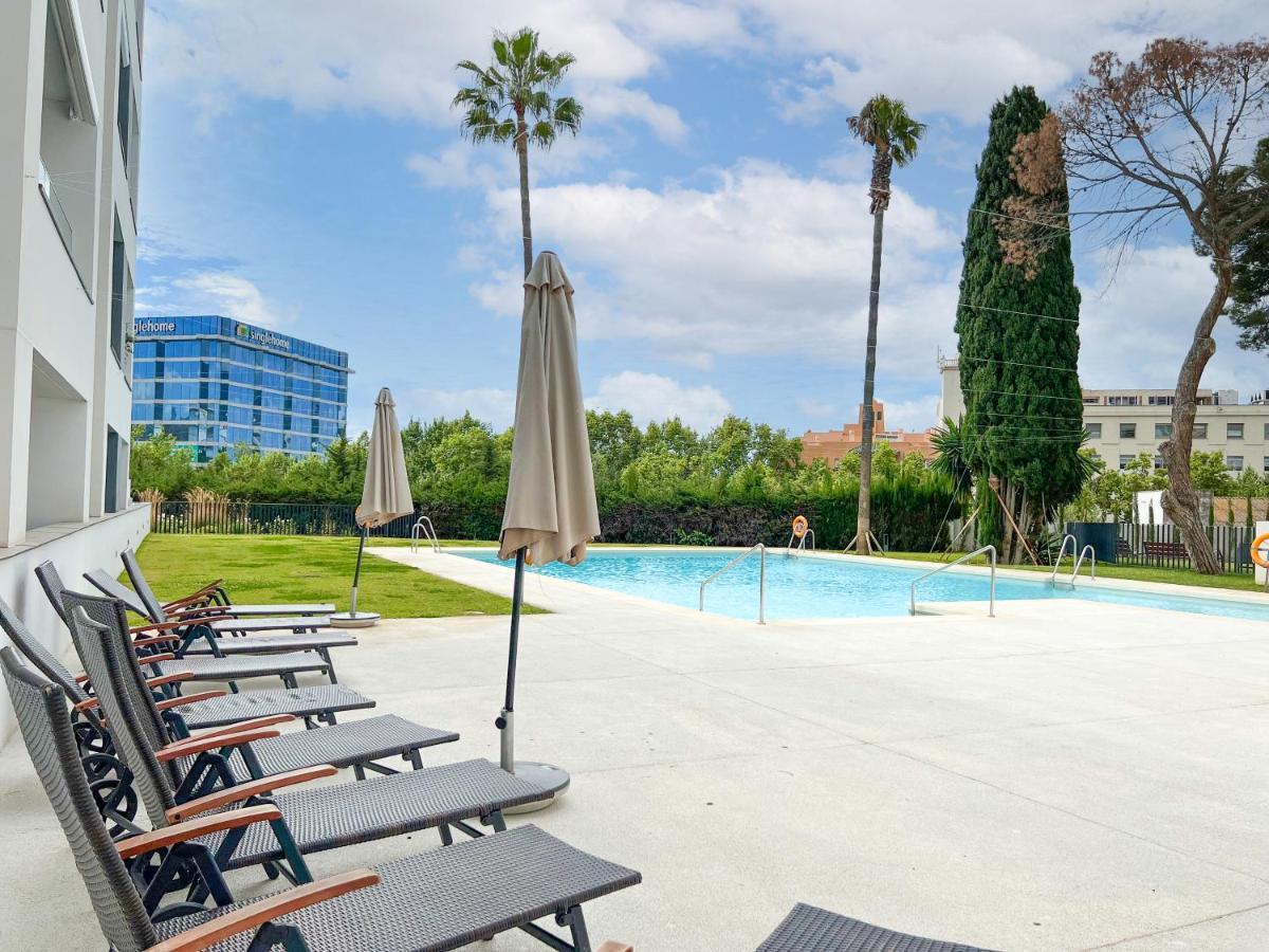 Apartment In Center With Private Parking *