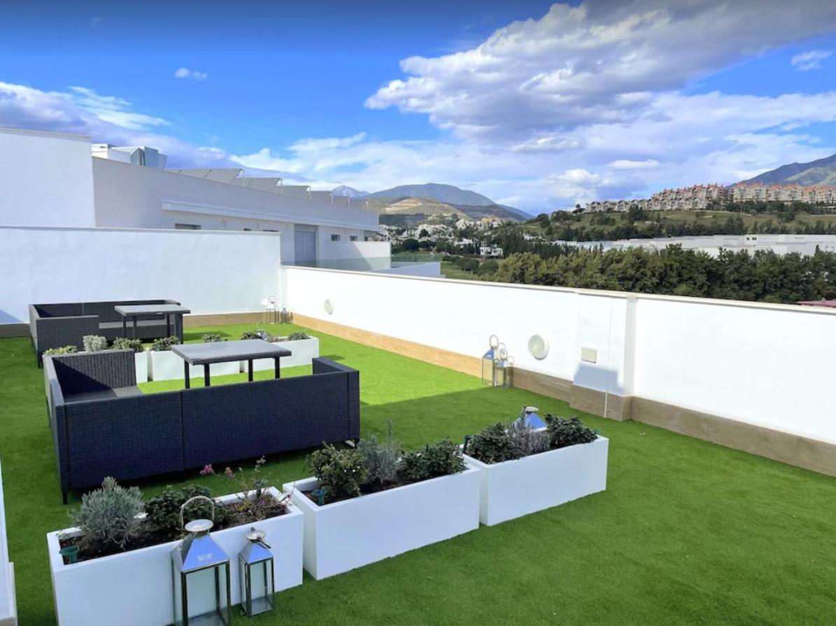 Nueva Andalucia, For Rent Apartment *