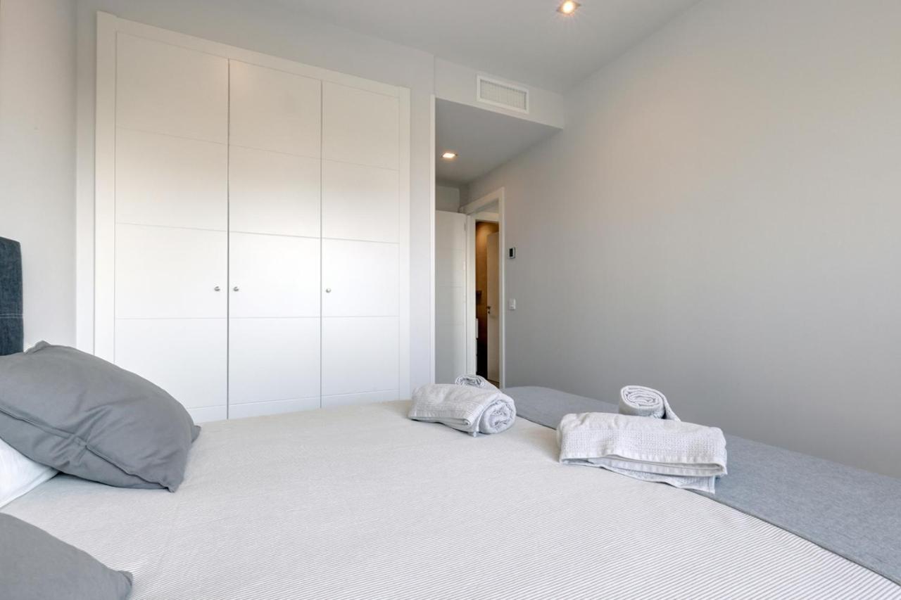 Brand New With Pool And Sea View In Appartement