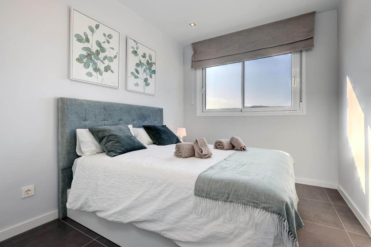 Brand New With Pool And Sea View In