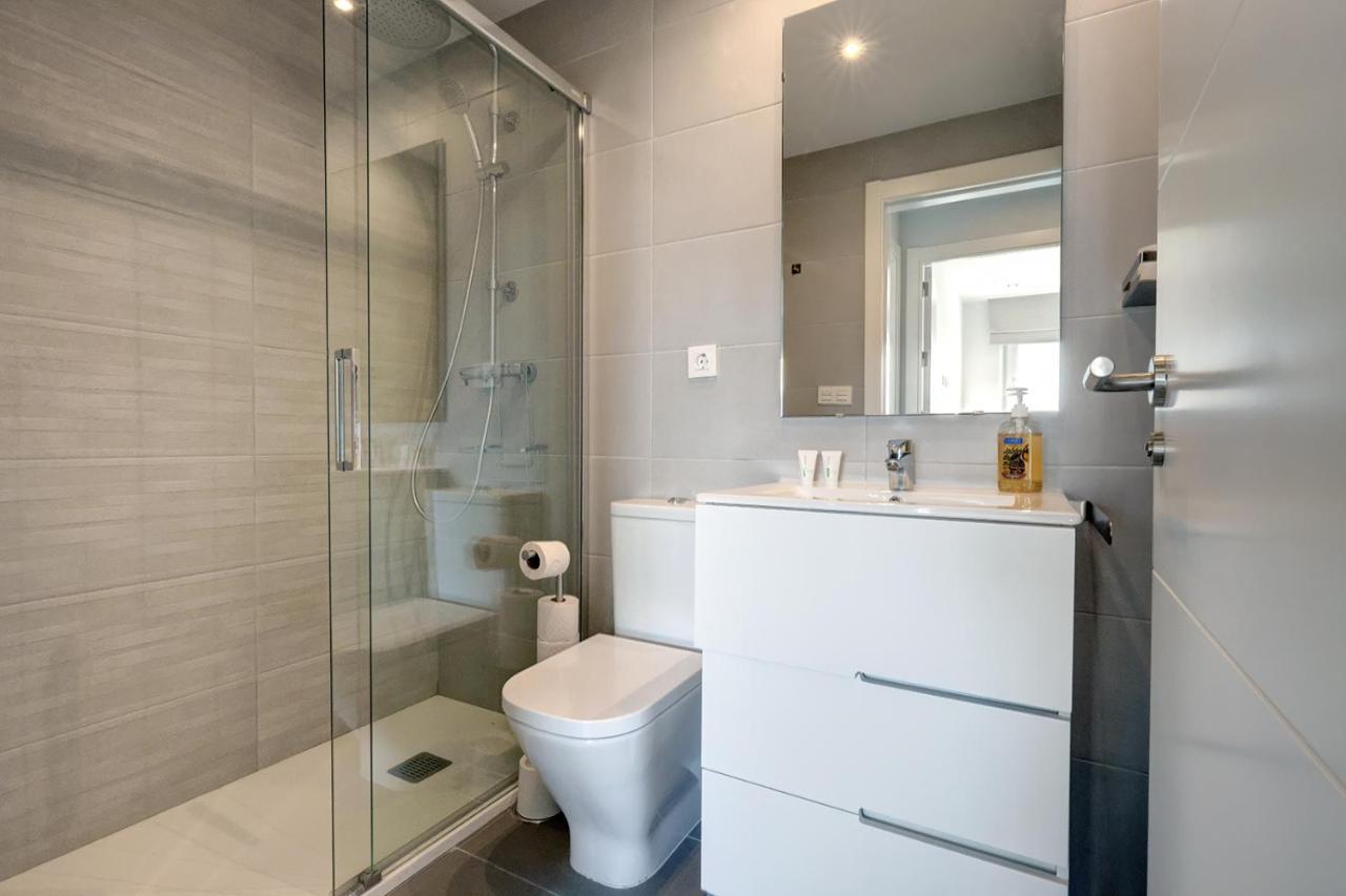 Brand New With Pool And Sea View In Appartement