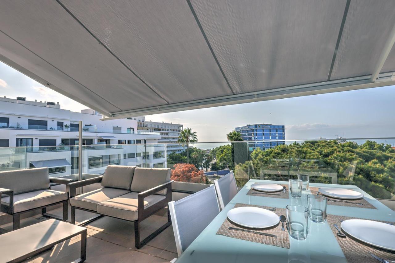 Brand New With Pool And Sea View In Appartement