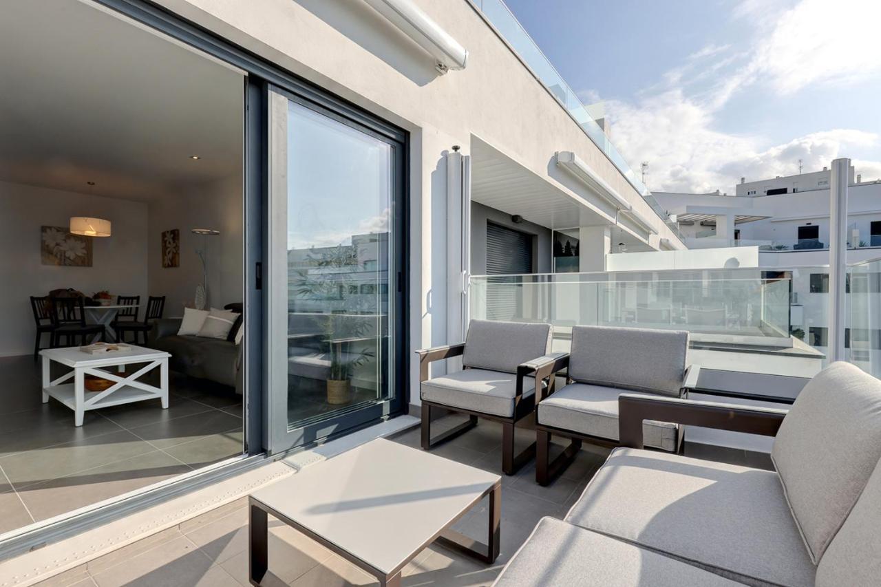 Brand New With Pool And Sea View In Appartement *