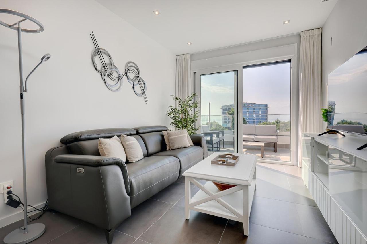 Brand New With Pool And Sea View In *