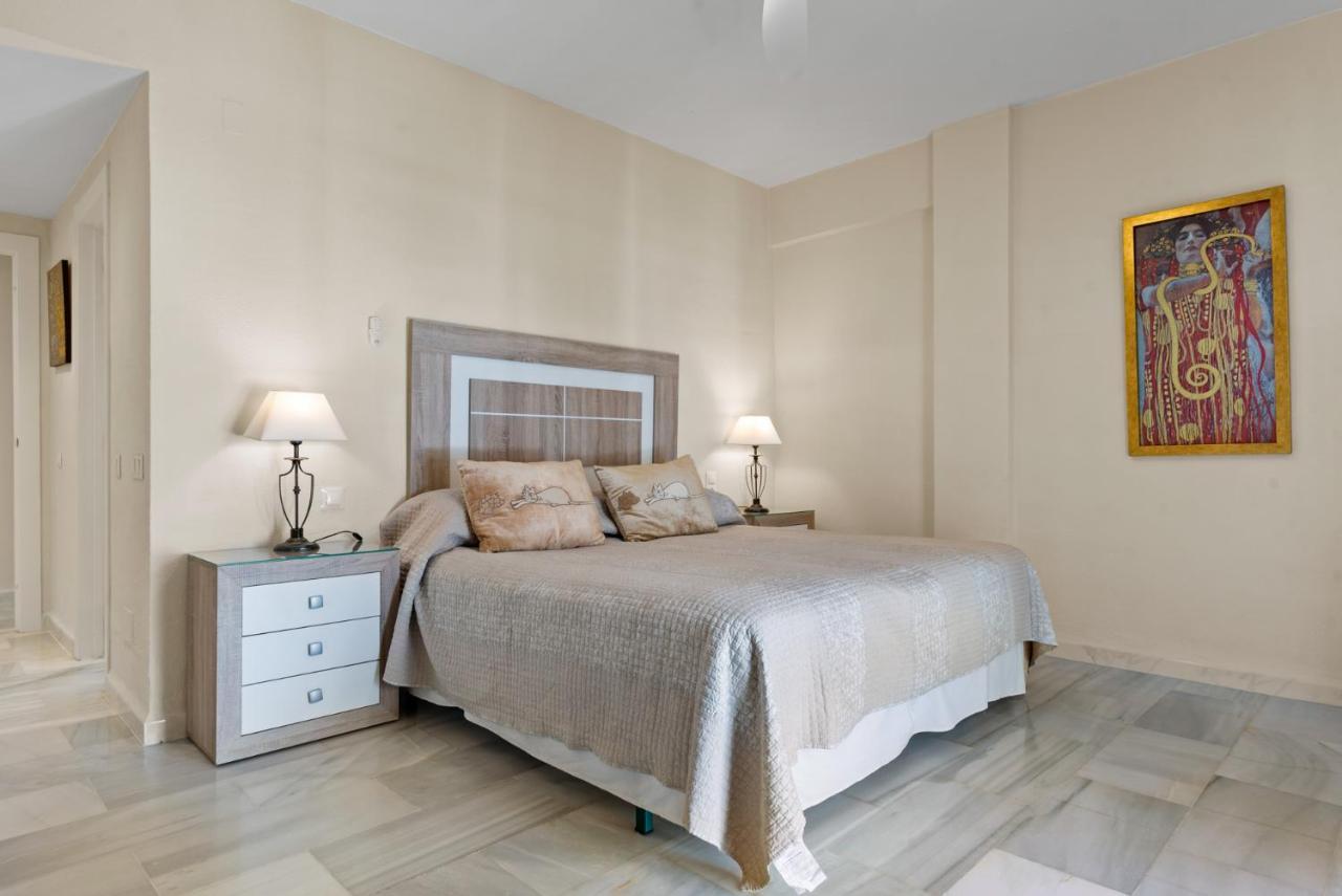 Beachfront Puerto Banus Apartment *