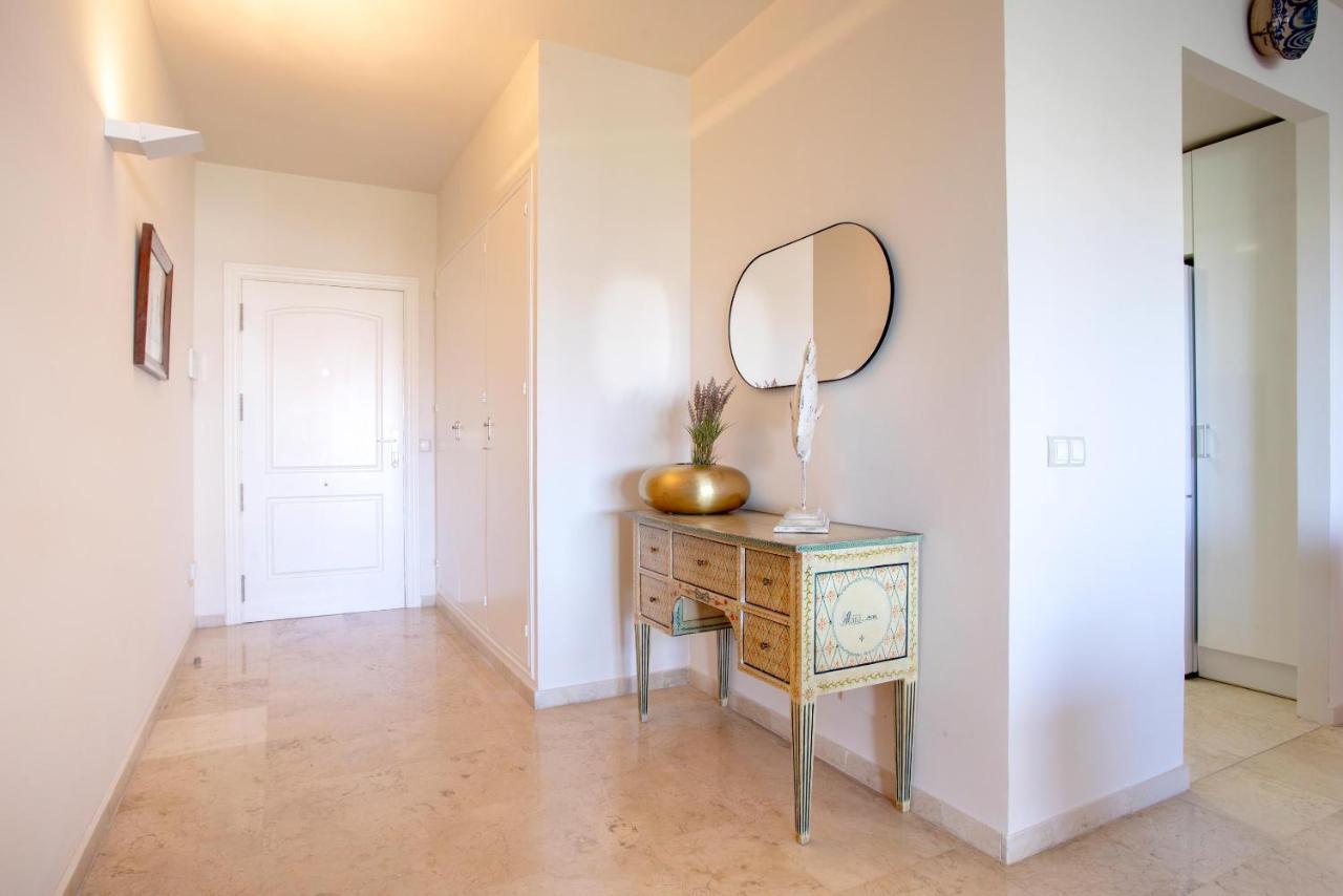 Genteel Flamencos Terrace Apartment