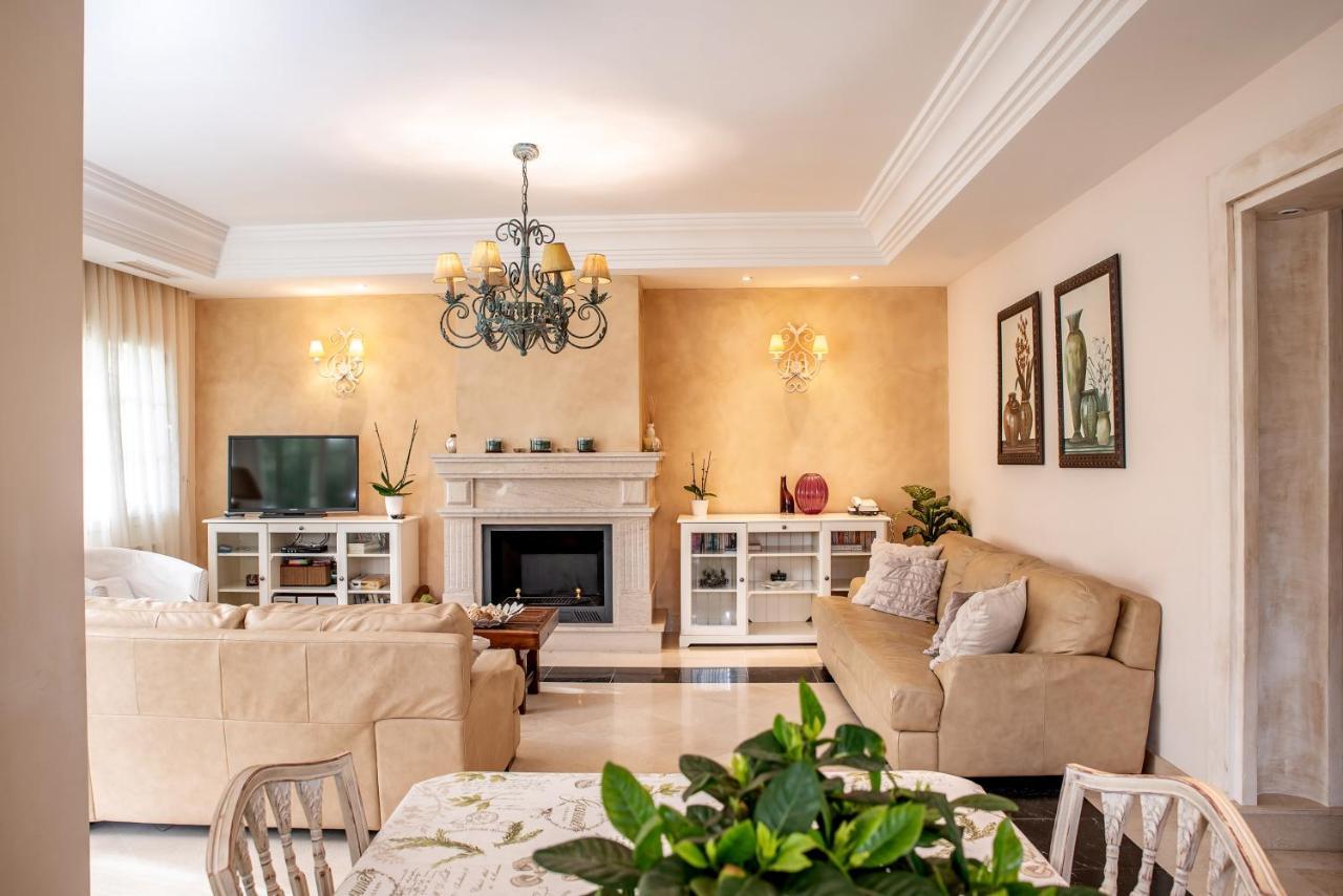 House In Puerto Banus And San Pedro 50m From The Sea With Private Pool Ferienhaus *
