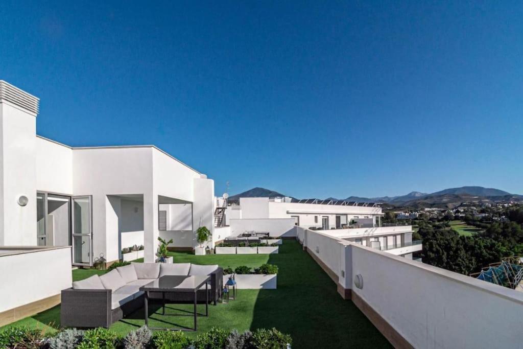 Beautiful Rooftop Pool 3bed *