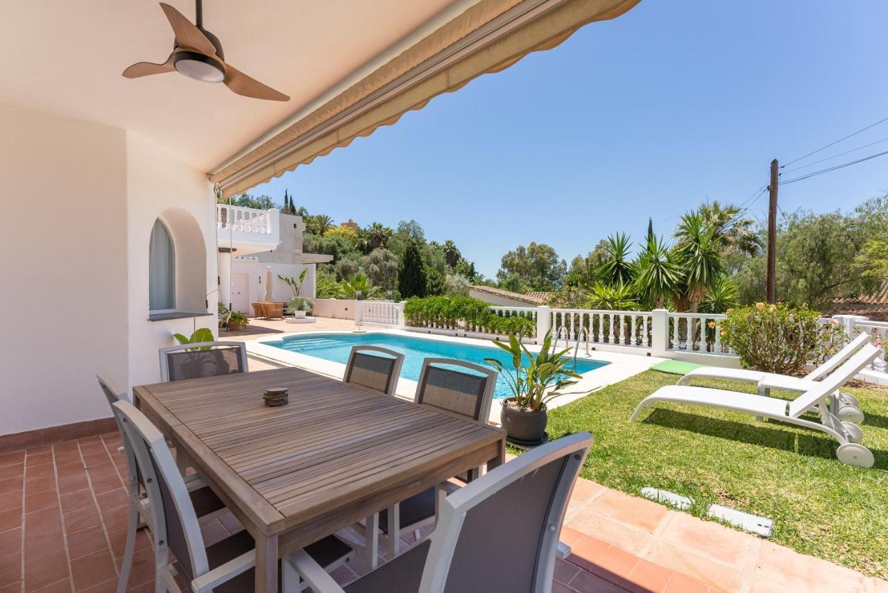 Luxurious Close To Sea And Golf Villa
