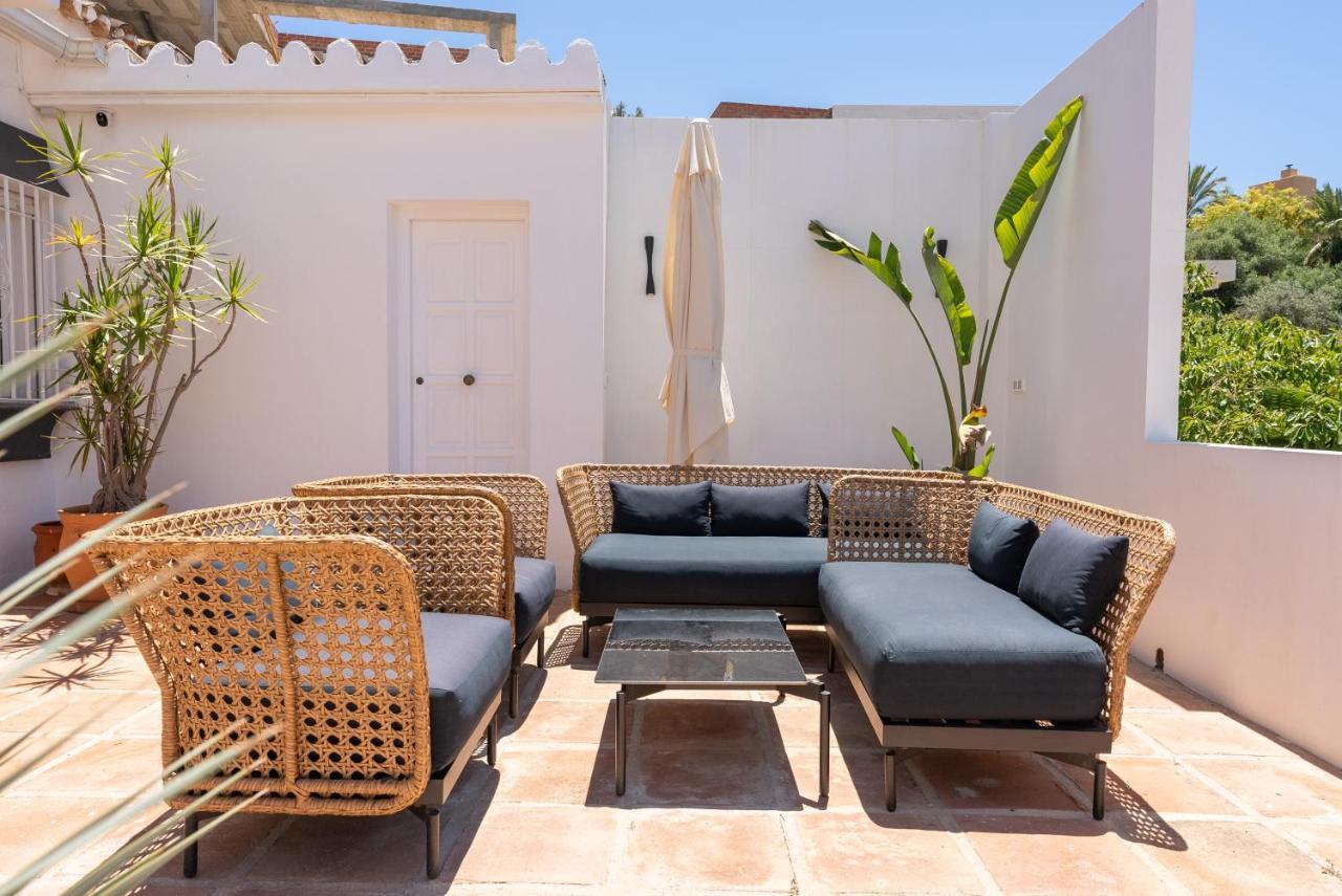 Luxurious Close To Sea And Golf Villa Marbella