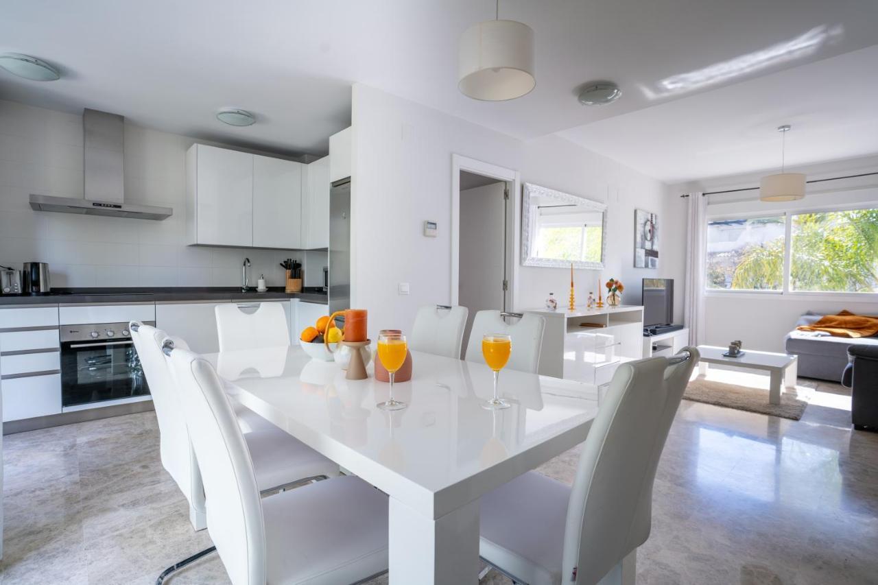 2bdr Penthouse, Naranjos, W/pool, 2km P.banus Apartment *