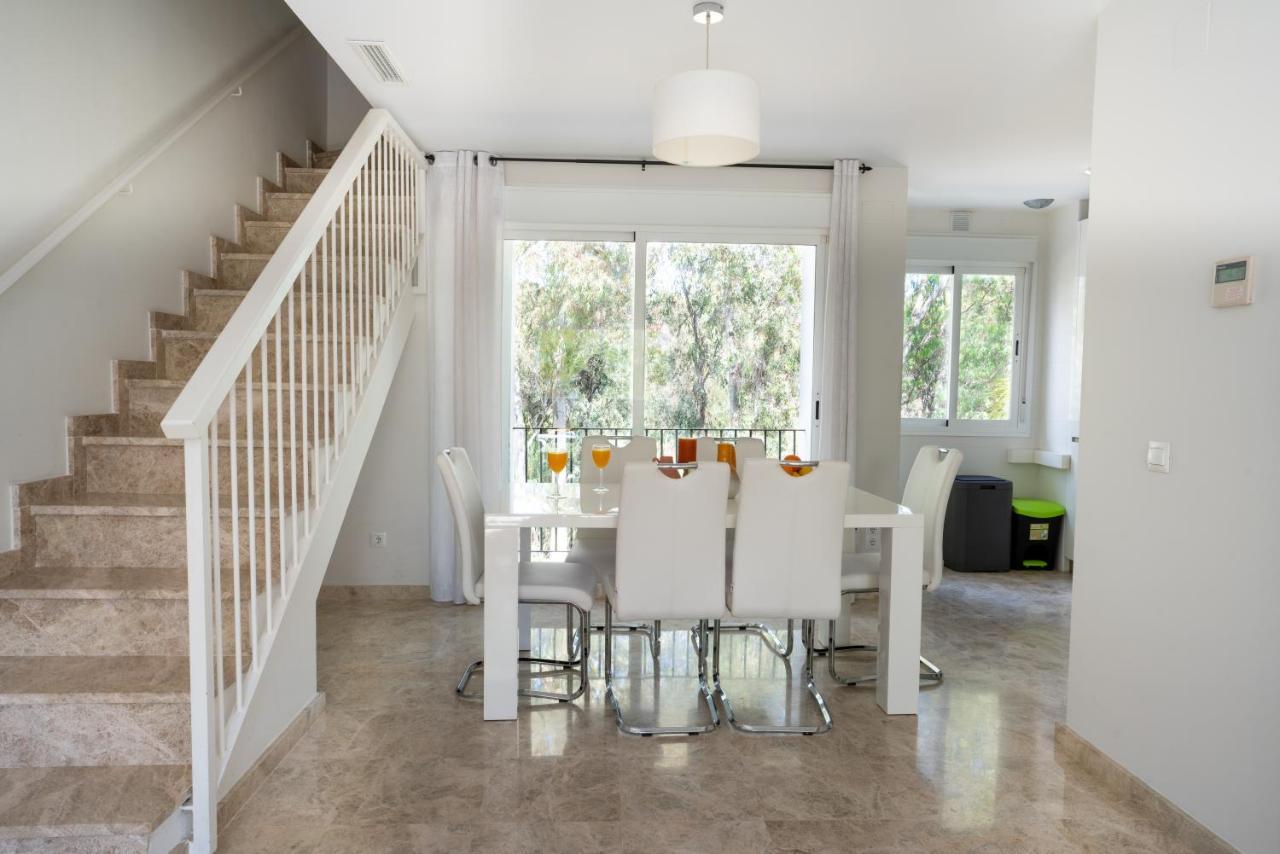 2bdr Penthouse, Naranjos, W/pool, 2km P.banus Apartment *