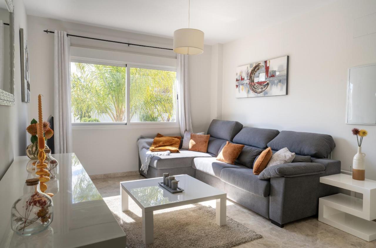 2bdr Penthouse, Naranjos, W/pool, 2km P.banus Marbella