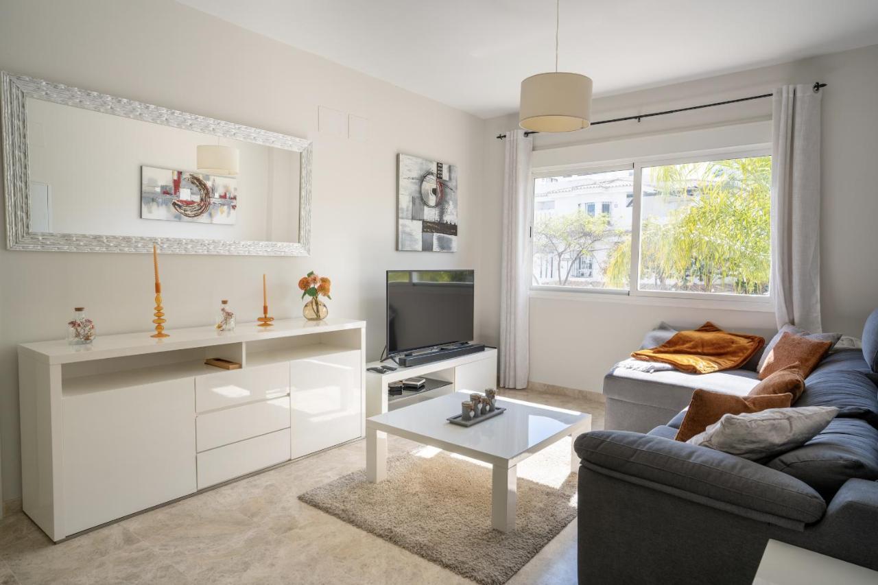 Apartment 2bdr Penthouse, Naranjos, W/pool, 2km P.banus *