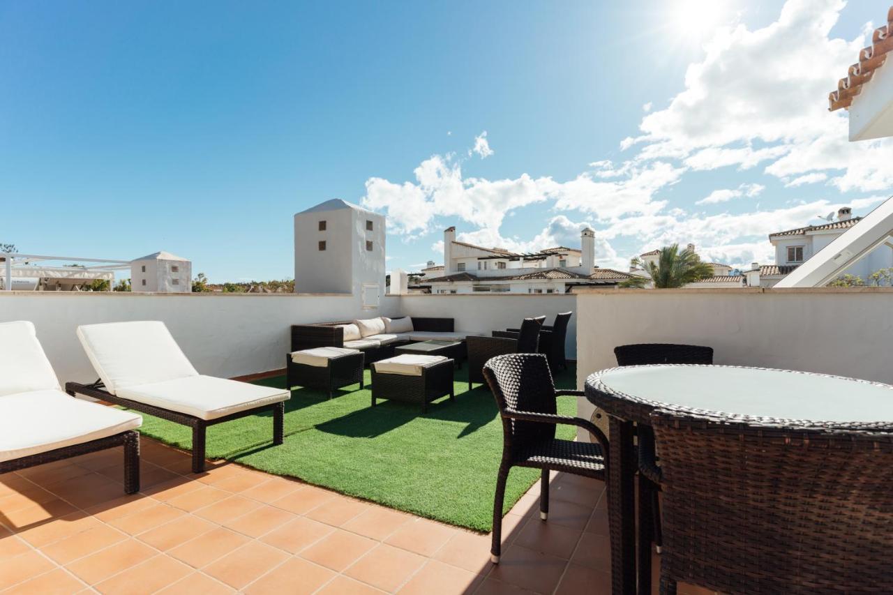 2bdr Penthouse, Naranjos, W/pool, 2km P.banus Apartment