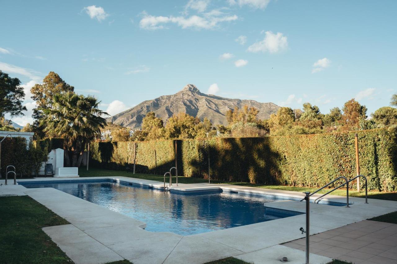 2bdr Penthouse, Naranjos, W/pool, 2km P.banus Marbella