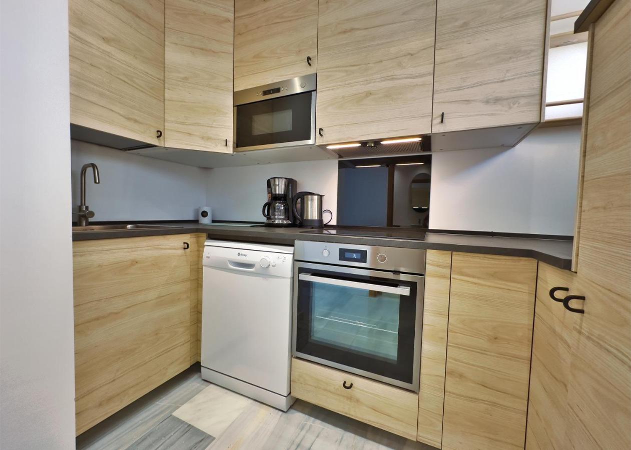 Diana 206. Completely Renovated On The Beachfront. Apartment Marbella