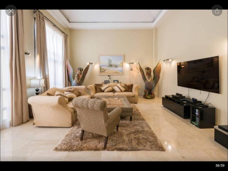 Luxury On Mistral Beach, Puerto Banus. * Marbella