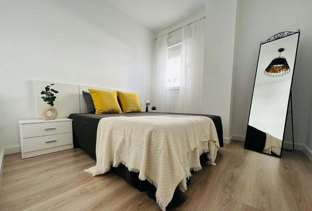 Elegant 2br Apt In Residential Area / Rooftop Pool Apartment