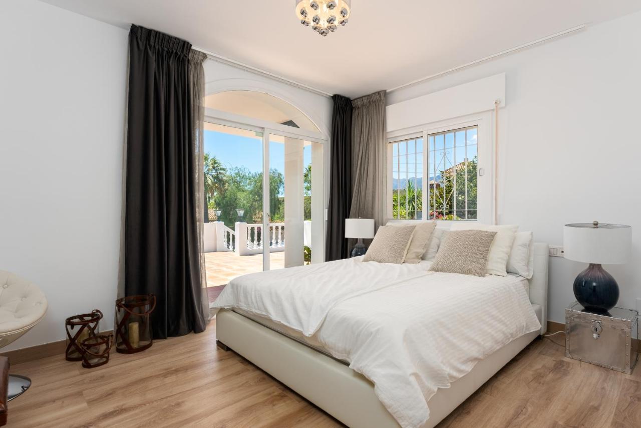 Luxurious Close To Sea And Golf