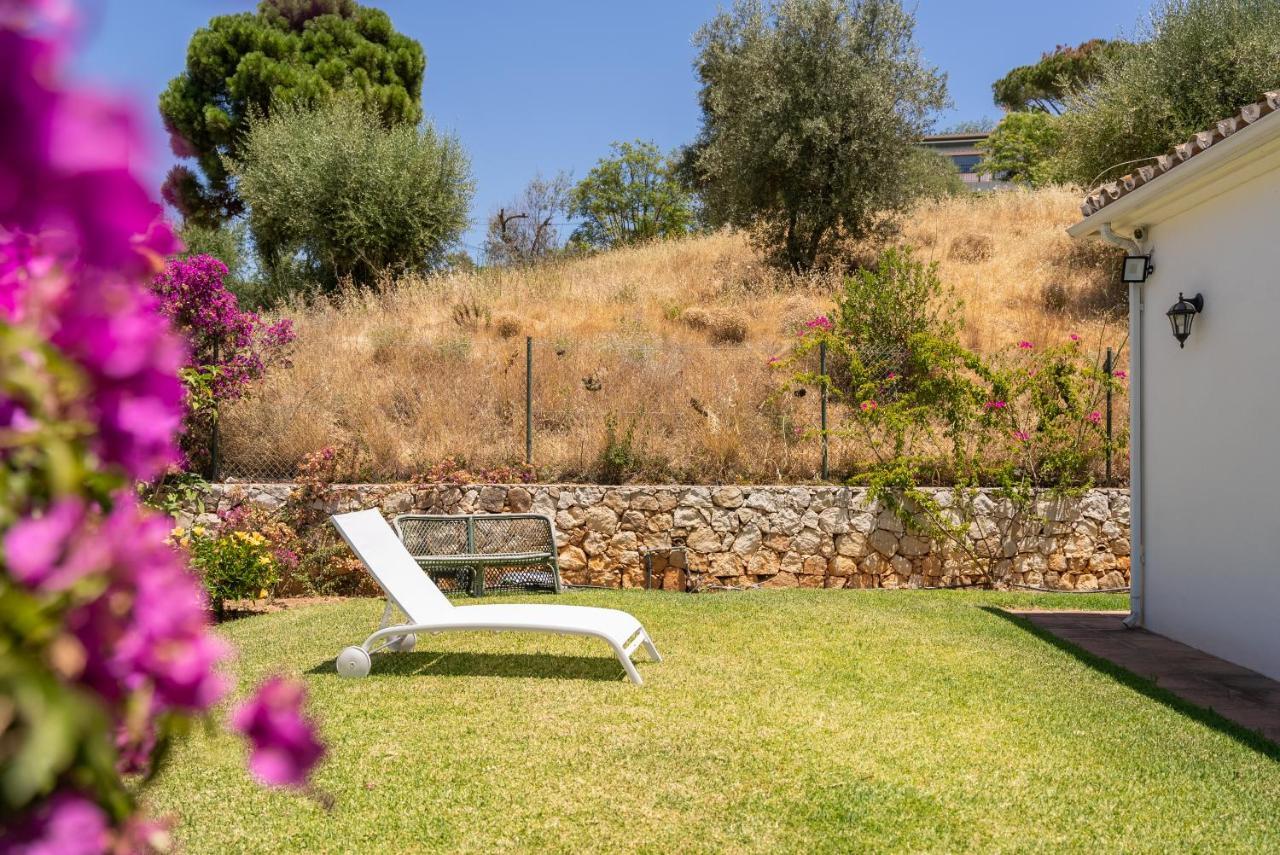 Villa Luxurious Close To Sea And Golf