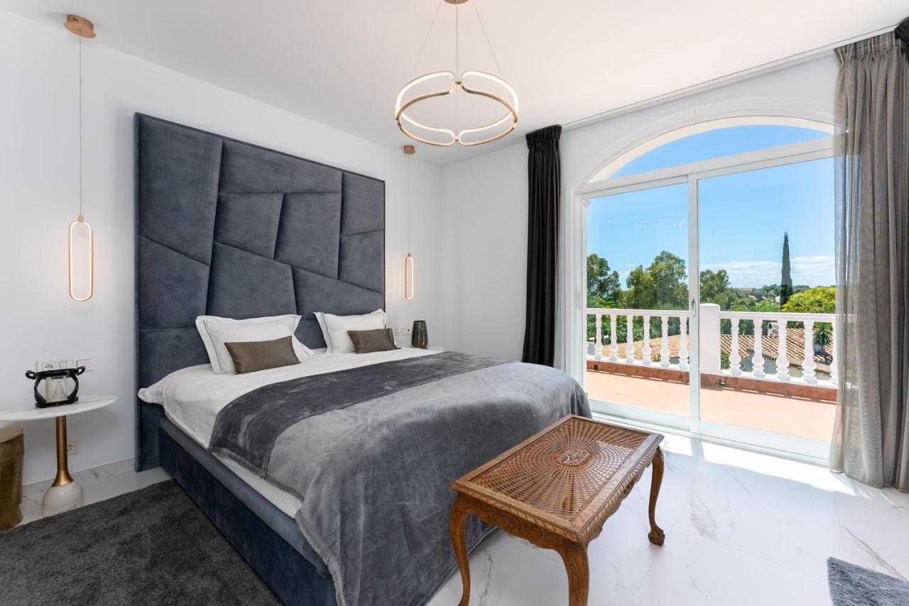 Luxurious Close To Sea And Golf Villa Marbella