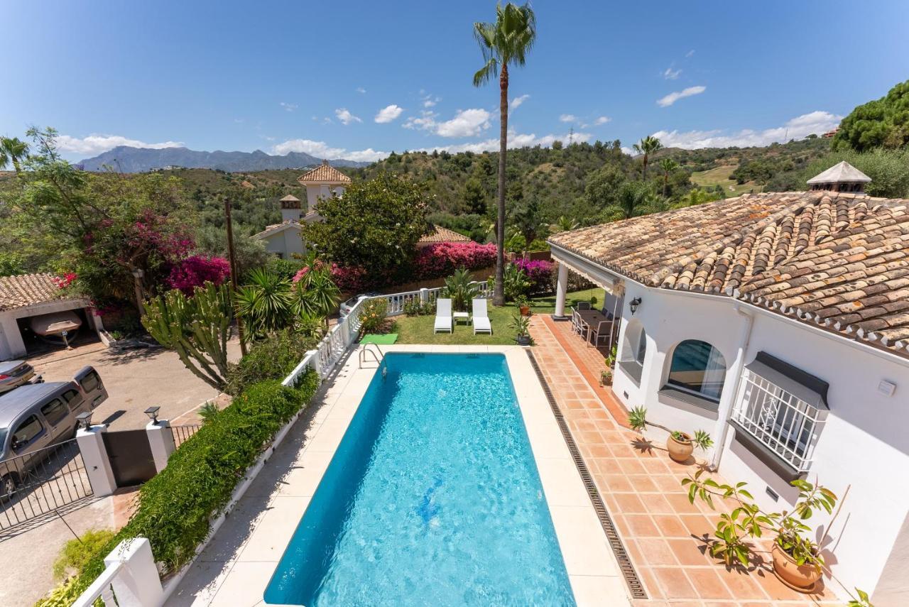 Villa Luxurious Close To Sea And Golf