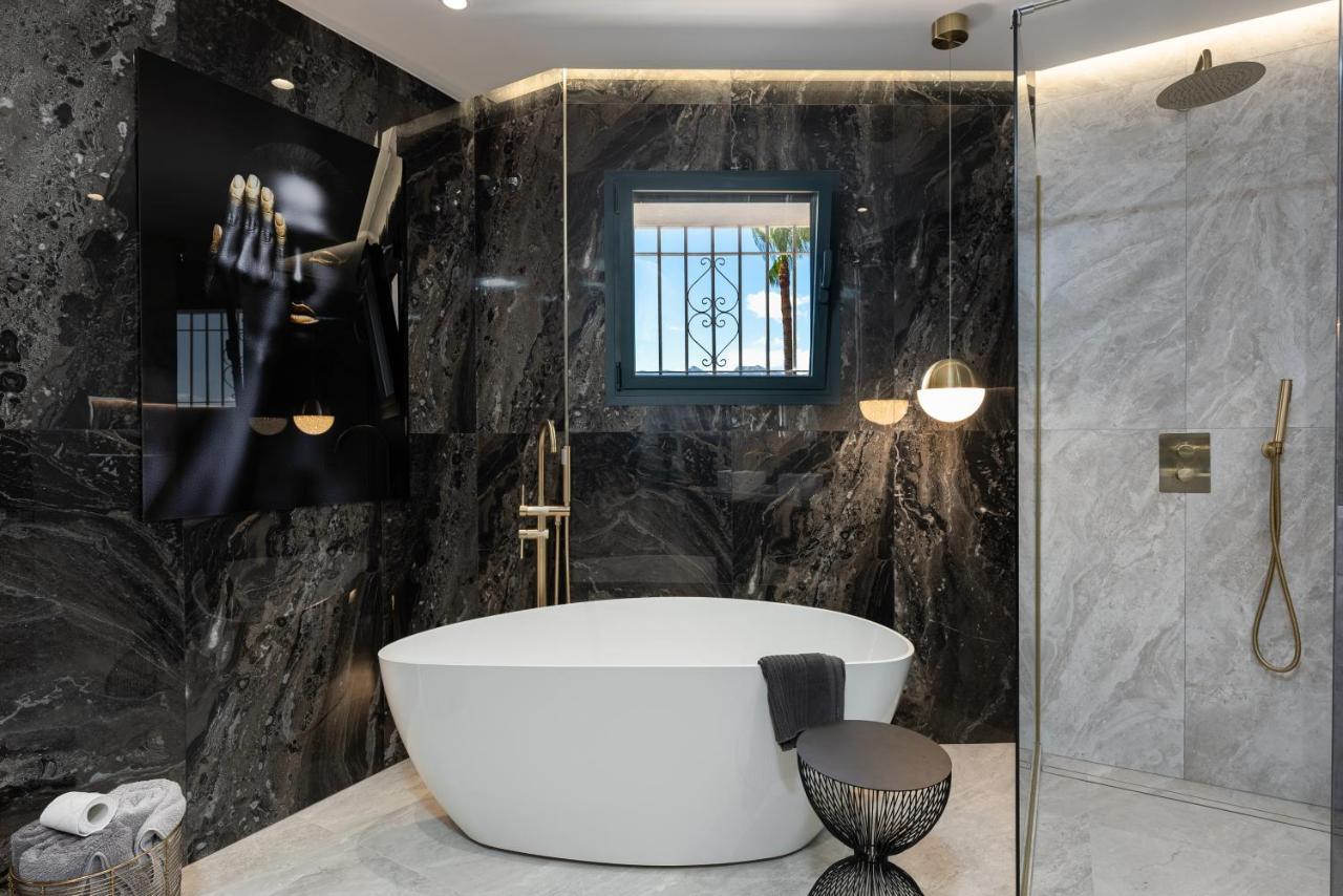 Luxurious Close To Sea And Golf Villa Marbella