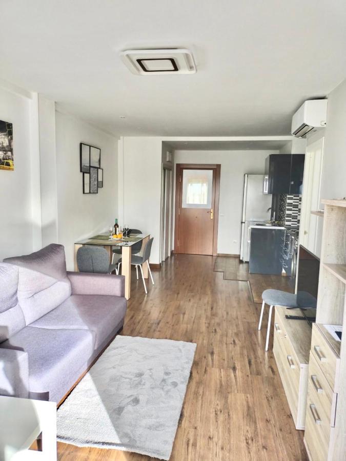 Apartment Sunny In Center Of ! *