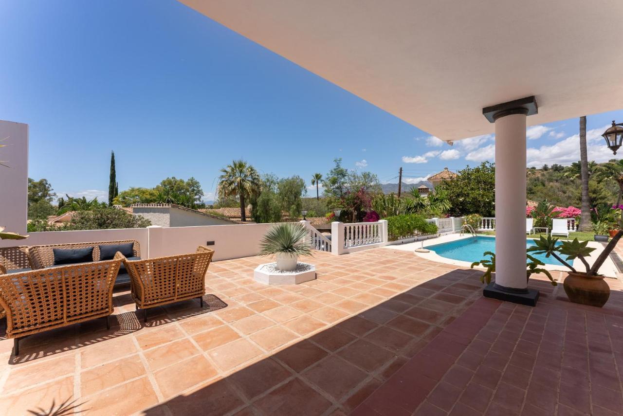 Villa Luxurious Close To Sea And Golf