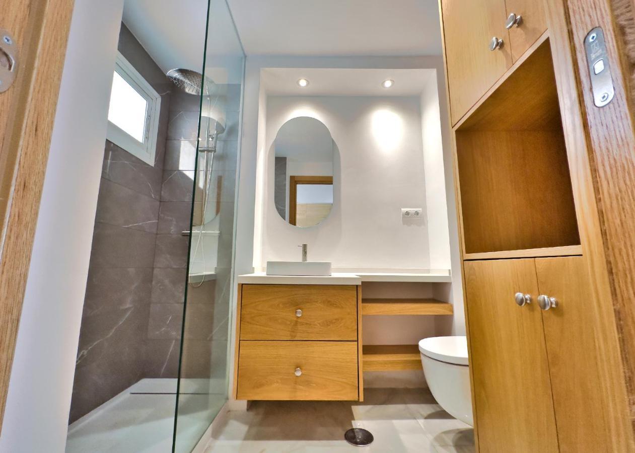 Diana 206. Completely Renovated On The Beachfront. Apartment