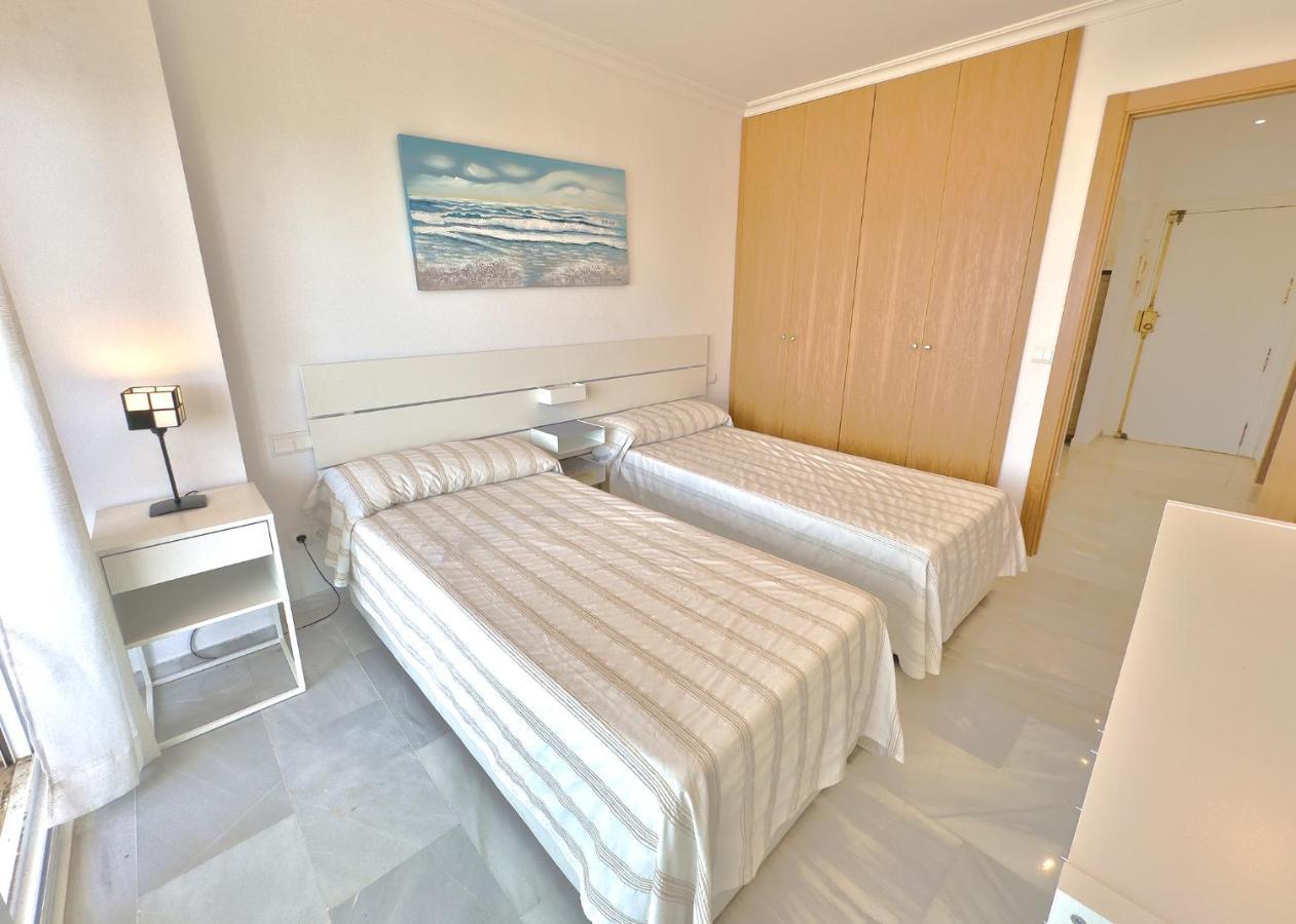 Diana 206. Completely Renovated On The Beachfront. Apartment Marbella