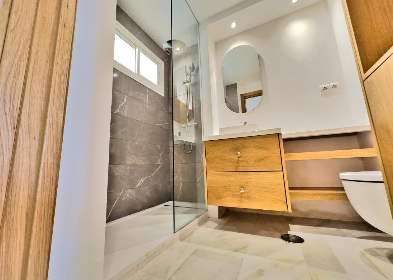 Diana 206. Completely Renovated On The Beachfront. Apartment *