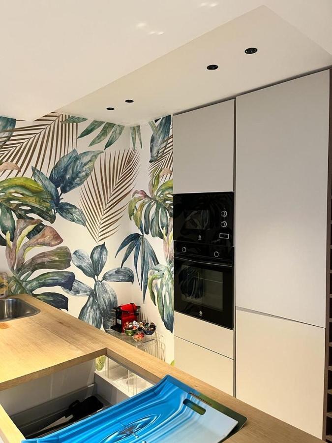 751, Renovated 2 Beedroom Apartment, Second Line Of The Beach, Wifi, Parkinging Marbella
