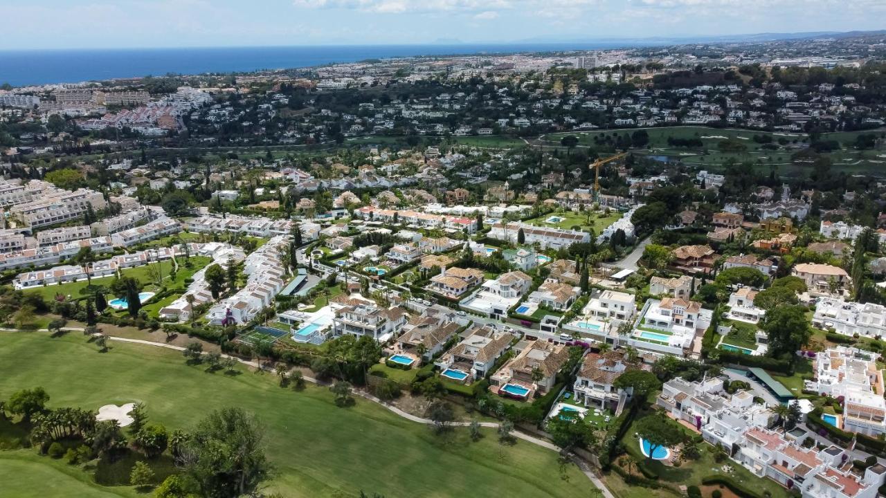Luxurious 7 Bdrm Frontline Golf - Aloha Gardens