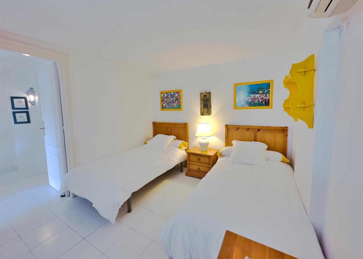 Skol 212. Two Bedrooms Duplex In Centre On The Beachfront. Apartment *