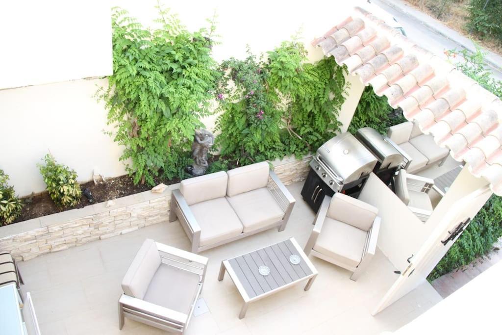 Boutique Townhouse With Hot Tub Near Puerto Banus Marbella