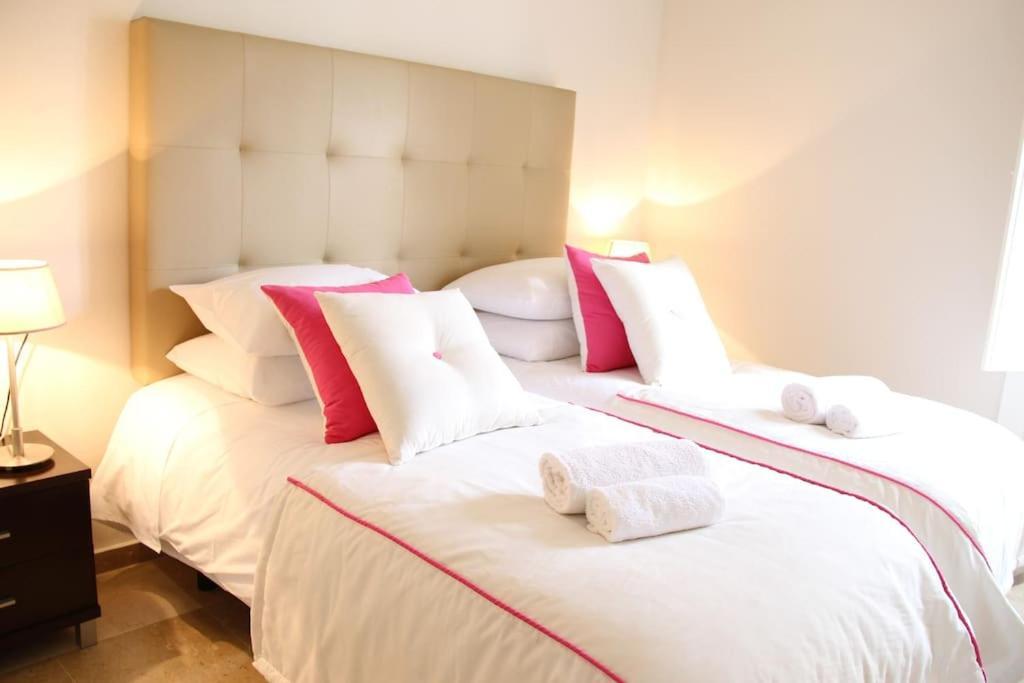 Boutique Townhouse With Hot Tub Near Puerto Banus Holiday home *