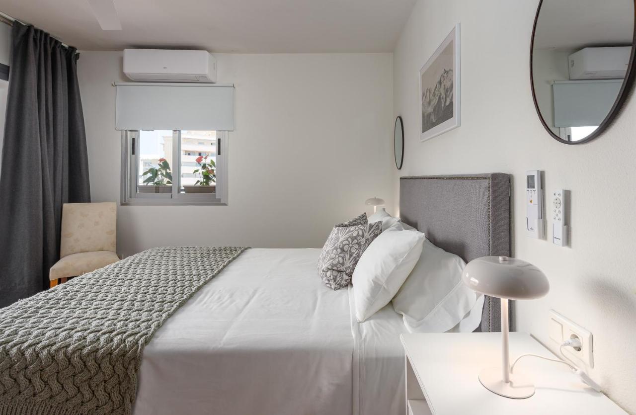 Appartement With Terrace - City Center And Near The Beach