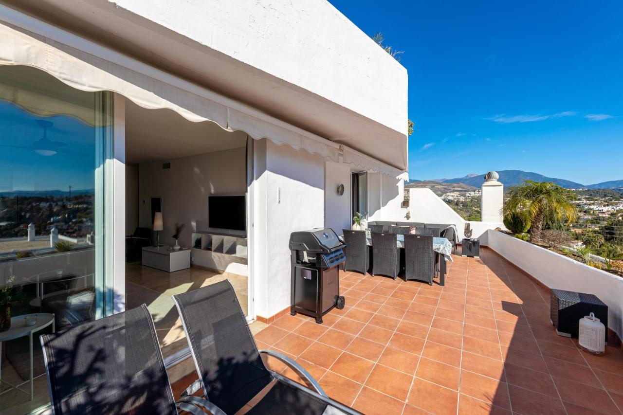 Apartment 2 Bedroom With Sea And Mountain Views, Pool