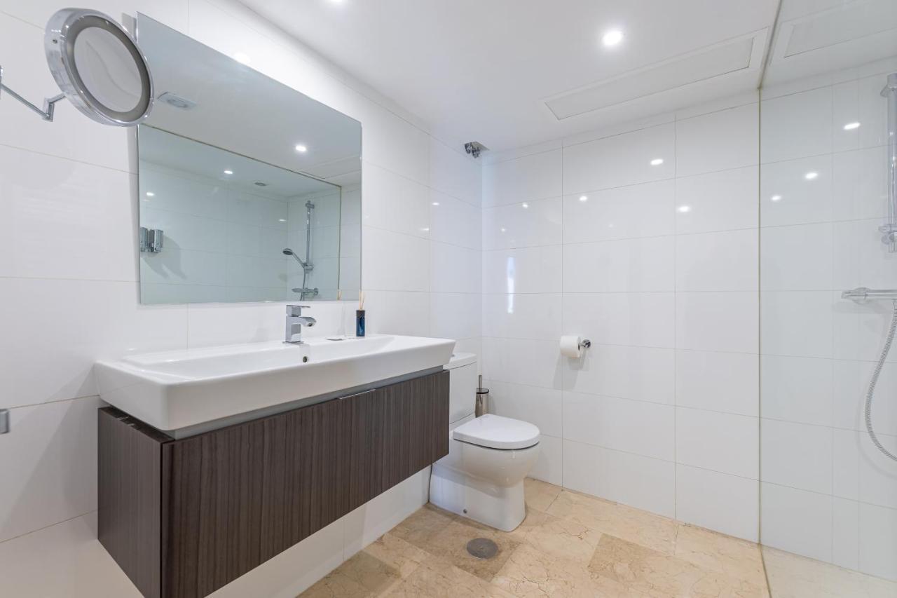 2 Bedroom With Sea And Mountain Views, Pool Marbella