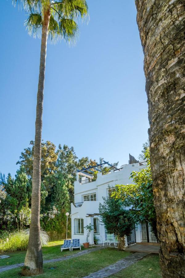Tropical Getaway Townhouse In Nueva Andalucia Close To Los Naranjos Golf Holiday home *