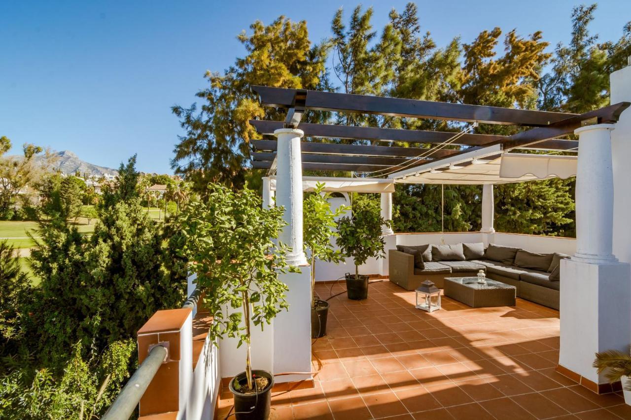Tropical Getaway Townhouse In Nueva Andalucia Close To Los Naranjos Golf